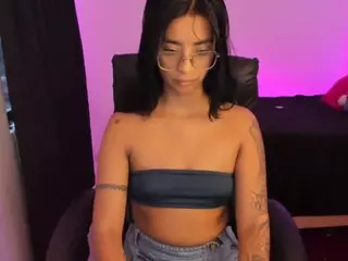 lau-fernandez's Live Sex Cam Show
