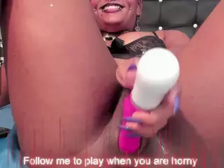 Saraa-Graham's Live Sex Cam Show