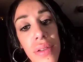 sluttieduckie's Live Sex Cam Show