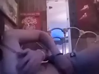 sluttieduckie's Live Sex Cam Show