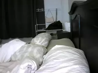 TiaDollXXX's Live Sex Cam Show