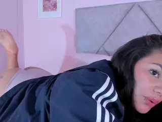 CharlotteCrosby's Live Sex Cam Show