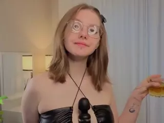 Amina's Live Sex Cam Show
