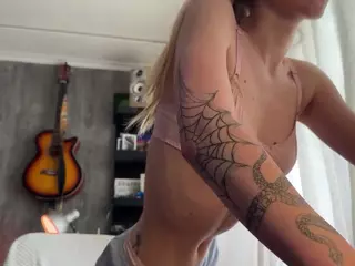 LilithTreasure's Live Sex Cam Show