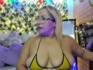 majalopez's Live Sex Cam Show
