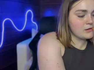 melani-first's Live Sex Cam Show