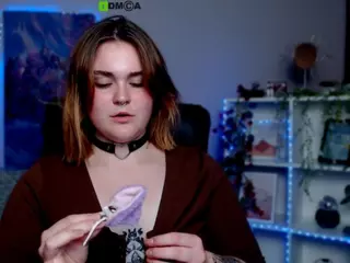 melani-first's Live Sex Cam Show