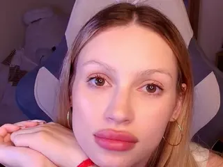 ShelleyFake's Live Sex Cam Show