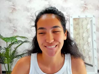 Flirty-Aura's Live Sex Cam Show
