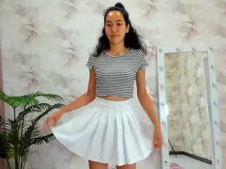 Flirty-Aura's Live Sex Cam Show