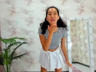 Flirty-Aura's Live Sex Cam Show
