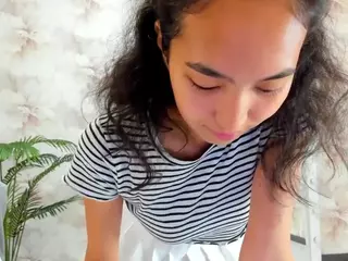 Flirty-Aura's Live Sex Cam Show