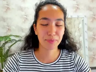 Flirty-Aura's Live Sex Cam Show