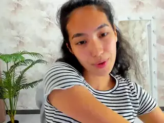 Flirty-Aura's Live Sex Cam Show