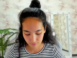 Flirty-Aura's Live Sex Cam Show