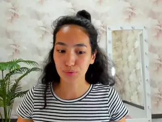 Flirty-Aura's Live Sex Cam Show