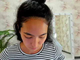 Flirty-Aura's Live Sex Cam Show