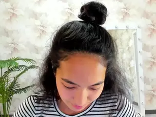 Flirty-Aura's Live Sex Cam Show