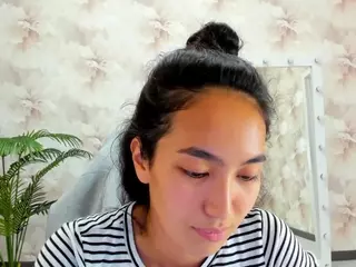 Flirty-Aura's Live Sex Cam Show