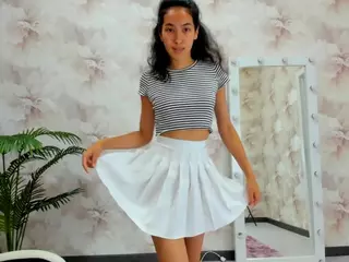 Flirty-Aura's Live Sex Cam Show