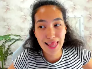 Flirty-Aura's Live Sex Cam Show