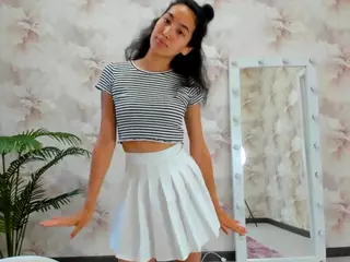 Flirty-Aura's Live Sex Cam Show