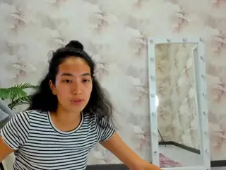 Flirty-Aura's Live Sex Cam Show