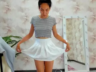 Flirty-Aura's Live Sex Cam Show