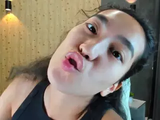 Flirty-Aura's Live Sex Cam Show