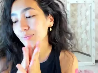 Flirty-Aura's Live Sex Cam Show