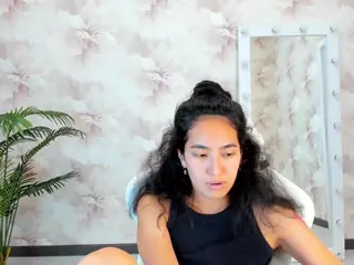 Flirty-Aura's Live Sex Cam Show