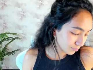 Flirty-Aura's Live Sex Cam Show