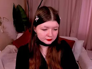 LinetteMono's Live Sex Cam Show
