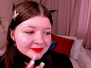 LinetteMono's Live Sex Cam Show