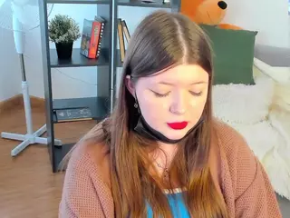 LinetteMono's Live Sex Cam Show