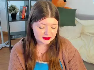 LinetteMono's Live Sex Cam Show