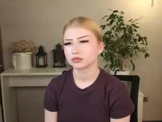Lucy's Live Sex Cam Show