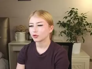 Lucy's Live Sex Cam Show