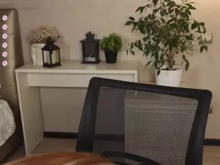 Lucy's Live Sex Cam Show