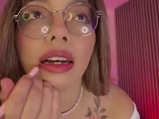 PrettyMaeve's Live Sex Cam Show