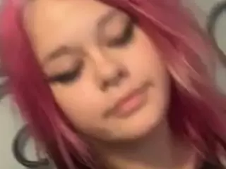 X3Nuzzels's Live Sex Cam Show