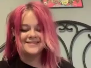 X3Nuzzels's Live Sex Cam Show