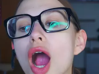 Phyllis's Live Sex Cam Show
