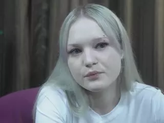 LynetteFountain's Live Sex Cam Show