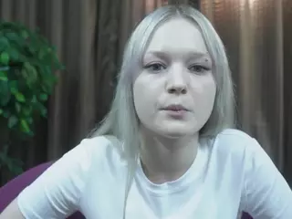 LynetteFountain's Live Sex Cam Show