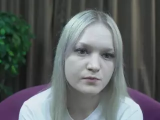 LynetteFountain's Live Sex Cam Show