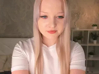 LynetteFountain's Live Sex Cam Show