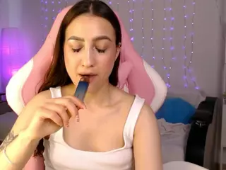 Chloe-Neal's Live Sex Cam Show