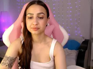 Chloe-Neal's Live Sex Cam Show