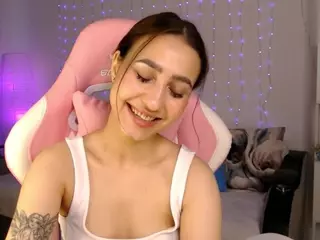 Chloe-Neal's Live Sex Cam Show